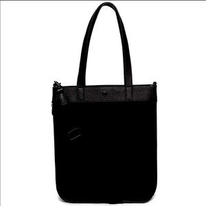 Lululemon Now and Always Tote *15L Black. NWT